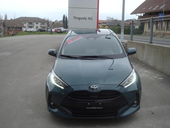 First vehicle image