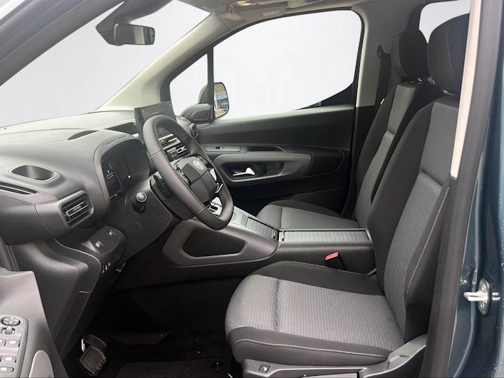 Vehicle image TOYOTA PROACE CITY VERSO