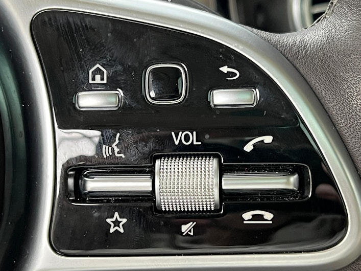 Vehicle image MERCEDES-BENZ GLC 300