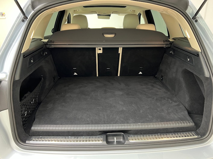 Vehicle image MERCEDES-BENZ GLC 300