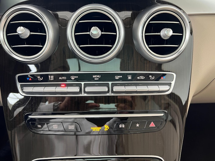 Vehicle image MERCEDES-BENZ GLC 300