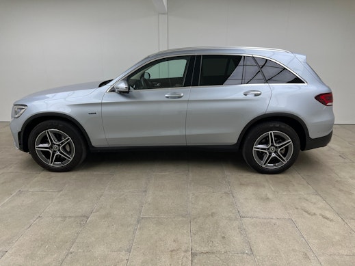 MERCEDES-BENZ GLC 300 e AMG Line 4m 2