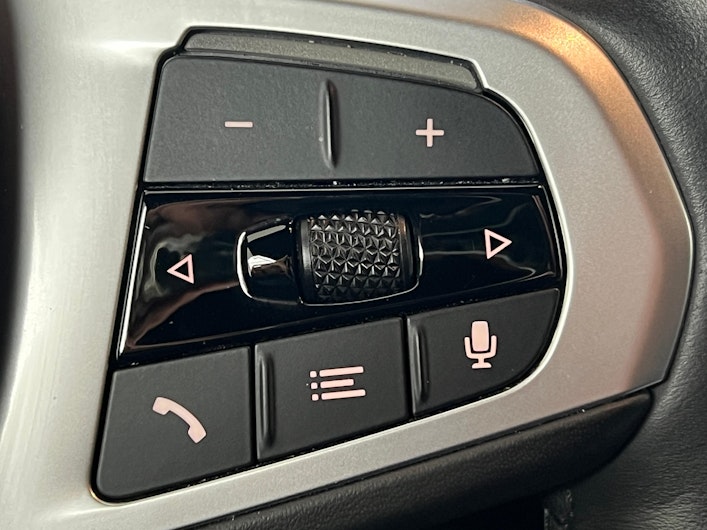 Vehicle image BMW X6