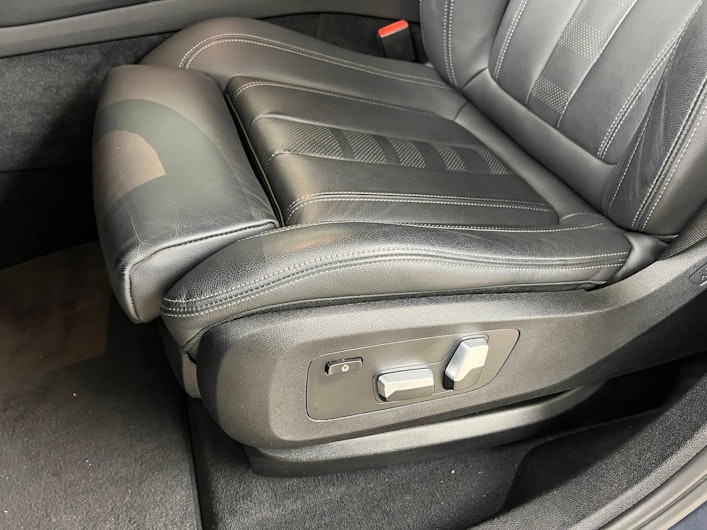 Vehicle image BMW X6