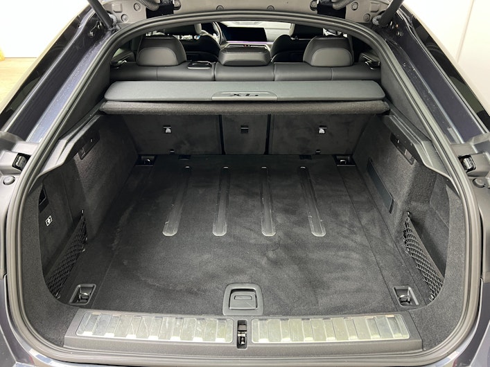 Vehicle image BMW X6