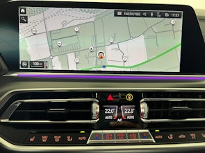 Vehicle image BMW X6 M50i