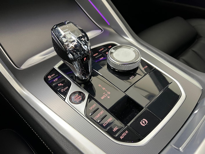 Vehicle image BMW X6