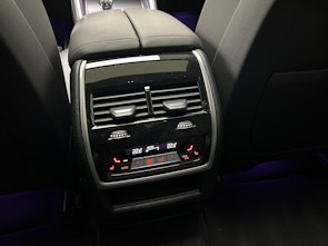 Vehicle image BMW X6 M50i