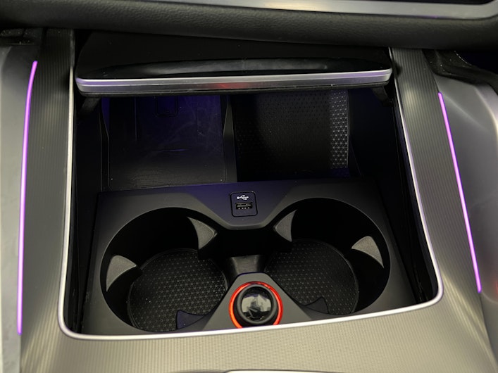 Vehicle image BMW X6