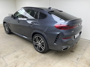 Vehicle image BMW X6 M50i
