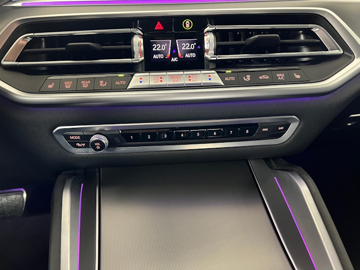 Vehicle image BMW X6