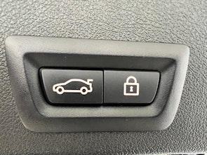 Vehicle image BMW X6 M50i