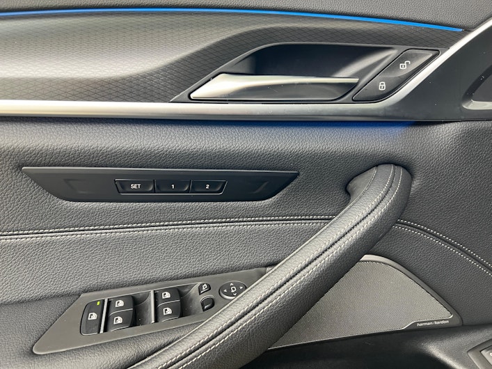 Vehicle image BMW 5 SERIES