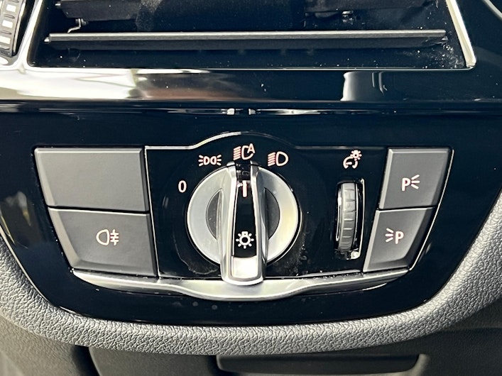 Vehicle image BMW 5 SERIES