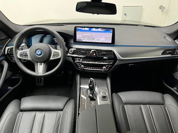 Vehicle image BMW 5 SERIES