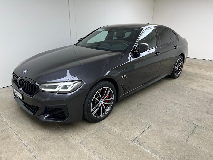 Vehicle image BMW 5 SERIES
