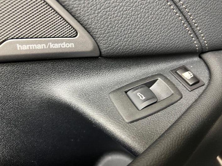 Vehicle image BMW 5 SERIES