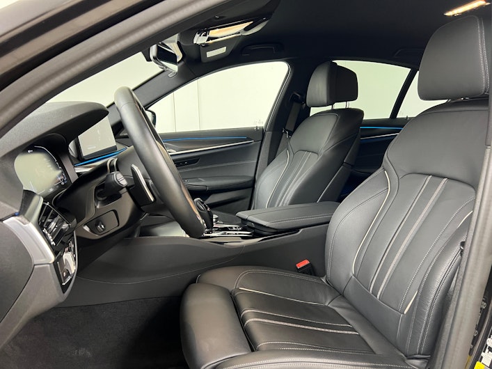 Vehicle image BMW 5 SERIES