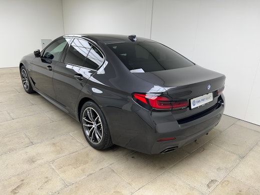 BMW 545e xDrive SAG 3