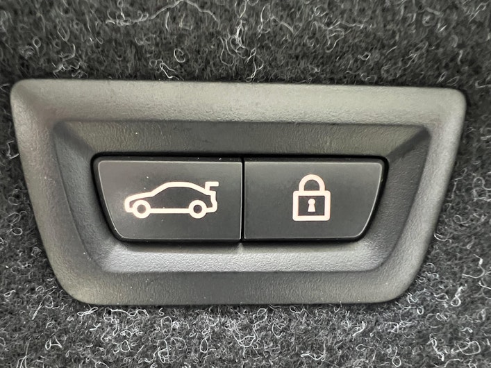 Vehicle image BMW 5 SERIES