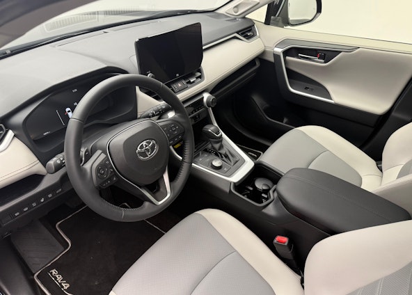 Vehicle image 4 Vehicle image 4