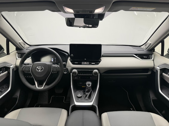 Vehicle image 8 Vehicle image 8