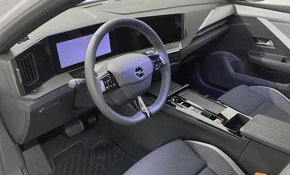 First vehicle image