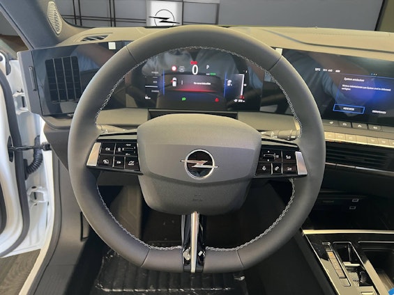 Vehicle image 8 Vehicle image 8