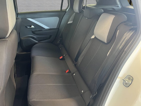 Vehicle image 6 Vehicle image 6