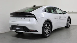 Fahrzeugbild TOYOTA Prius 2.0 Plug-In-Hybrid Premium