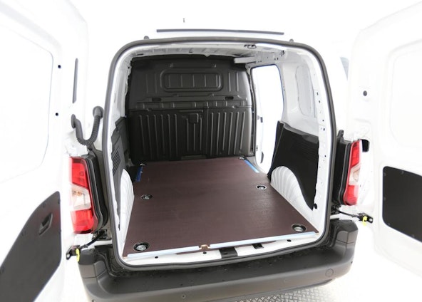 Vehicle image 4 Vehicle image 4