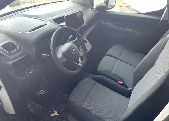 Vehicle image 5 Vehicle image 5