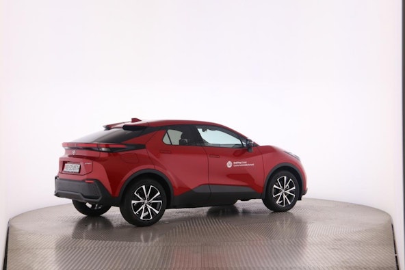 Vehicle image 14