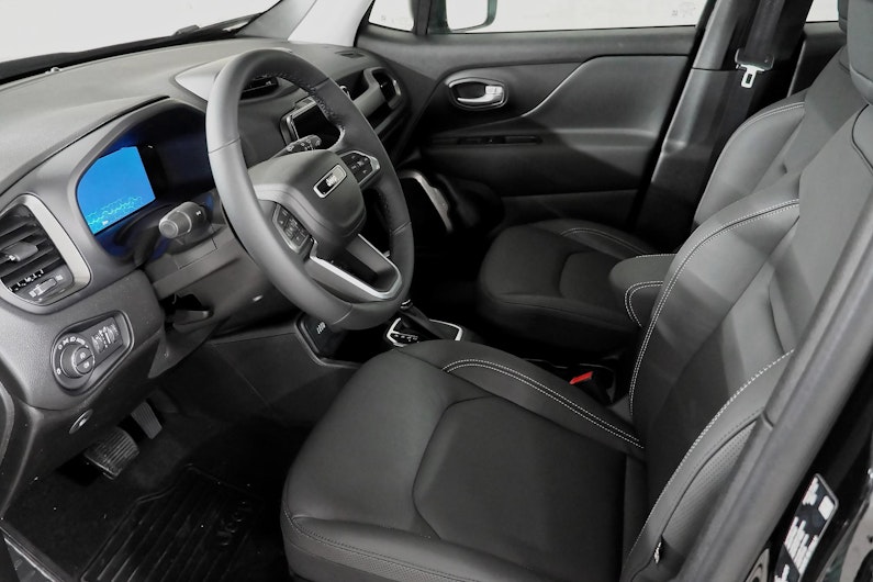 Vehicle image JEEP RENEGADE