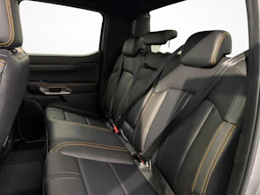https://vehicle.imgix.net/3848884/d564dc9f-23c9-4f87-b4e6-285f5b526bb5.jpg