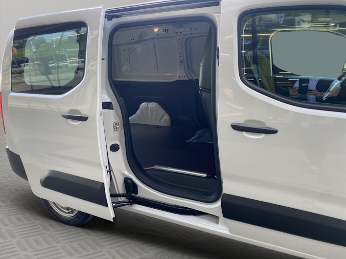 Vehicle image OPEL COMBO