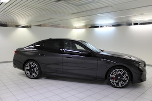 Vehicle image BMW 550e xDrive