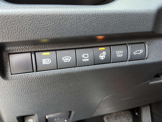 Vehicle image 16 Vehicle image 16