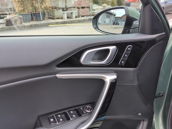 Vehicle image 15 Vehicle image 15