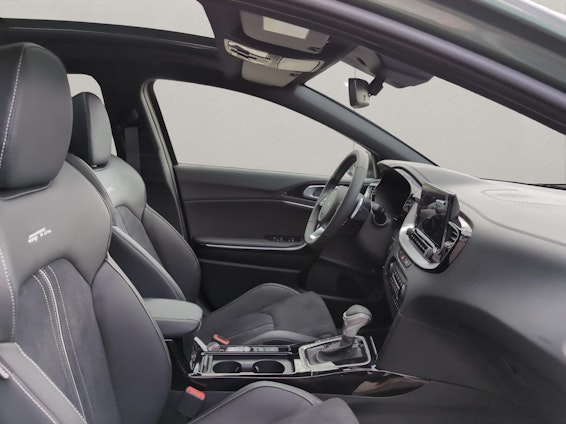 Vehicle image 32 Vehicle image 32