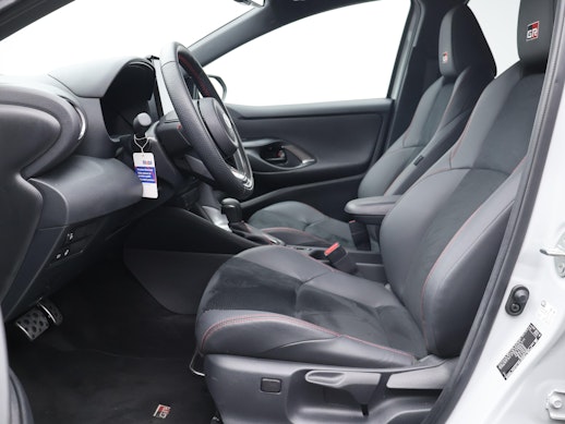 TOYOTA Yaris 1.5 VVT-i HSD GR Sport 2