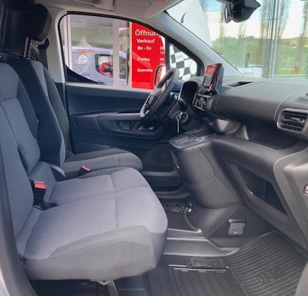 Vehicle image 8 Vehicle image 8