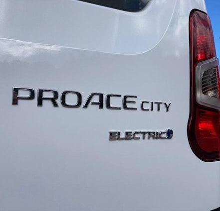 Vehicle image 4 Vehicle image 4