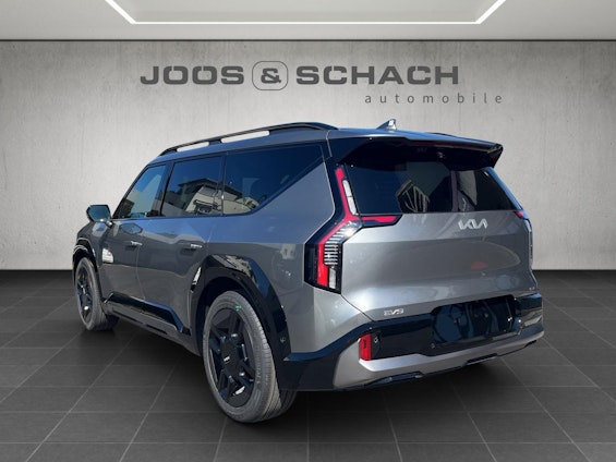 Vehicle image 24 Vehicle image 24