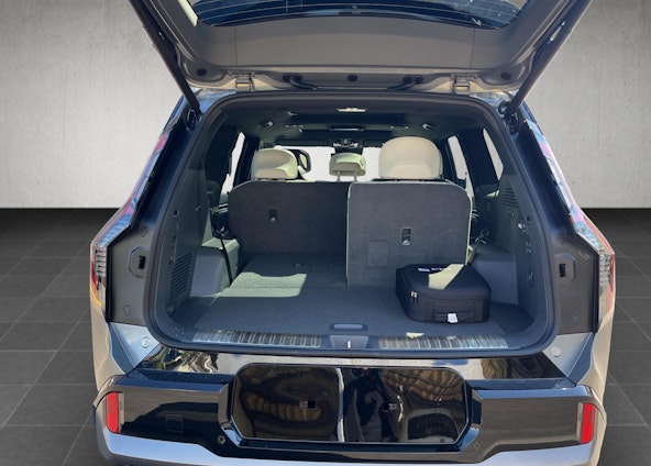 Vehicle image 34 Vehicle image 34