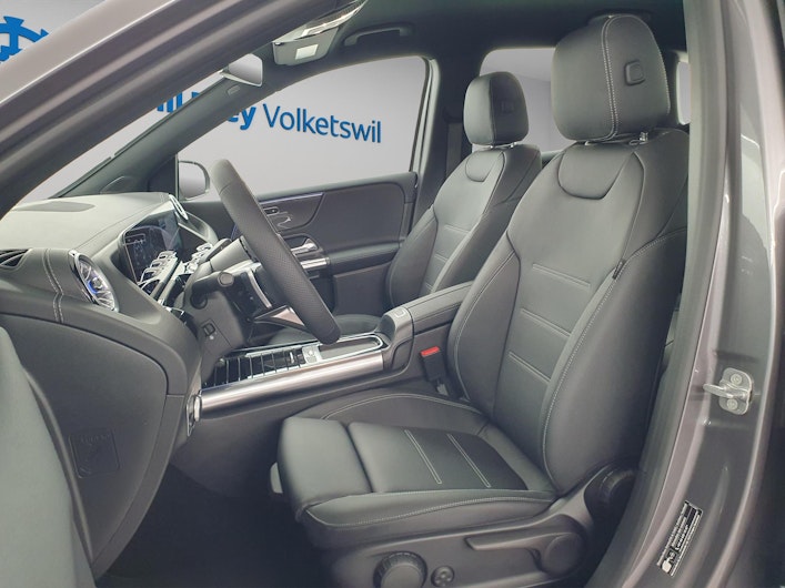 Vehicle image MERCEDES-BENZ B 220