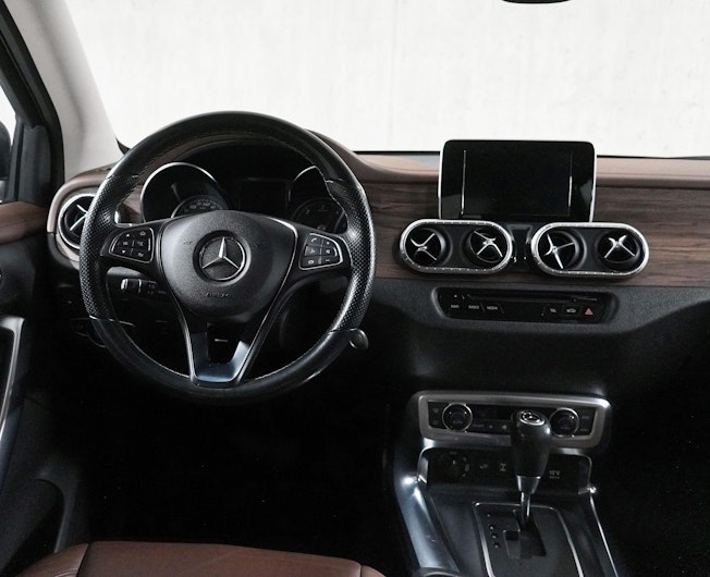 Vehicle image MERCEDES-BENZ X-CLASS