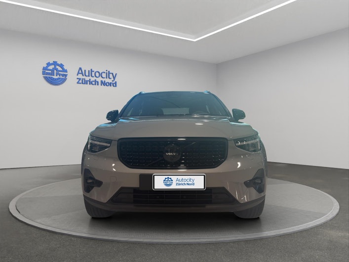 Vehicle image VOLVO XC40