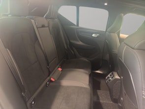 Vehicle image VOLVO XC40 2.0 B4 MH Black Edition