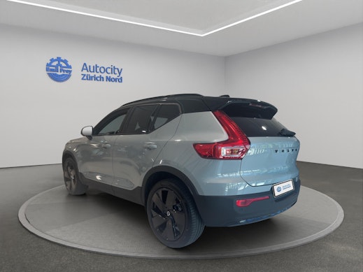 VOLVO XC40 2.0 B4 MH Black Edition 2